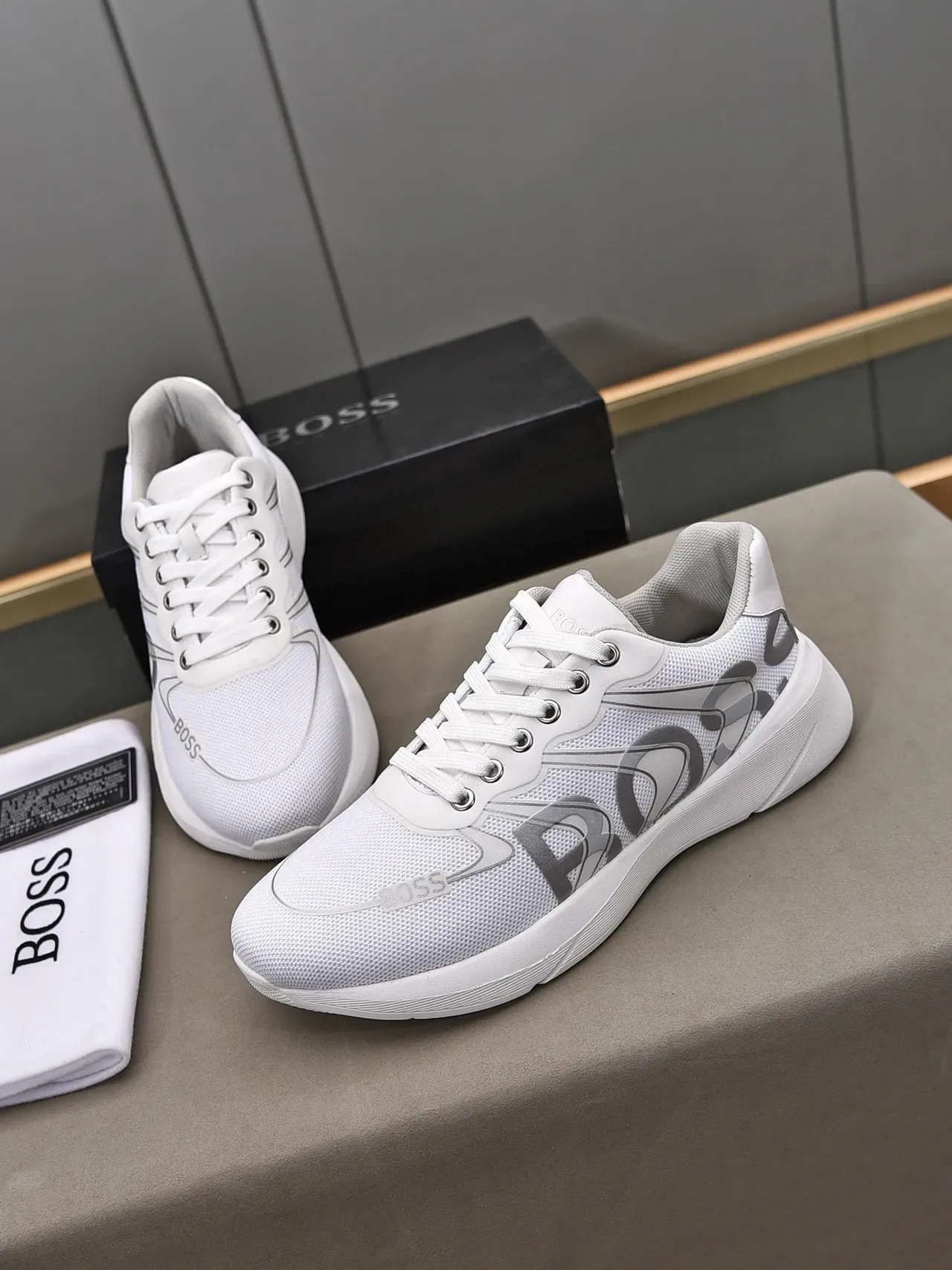 Hugo Boss Zapatillas Blancas Grises Parte Superior de Malla Esculpida Ranurada Suela Media 5