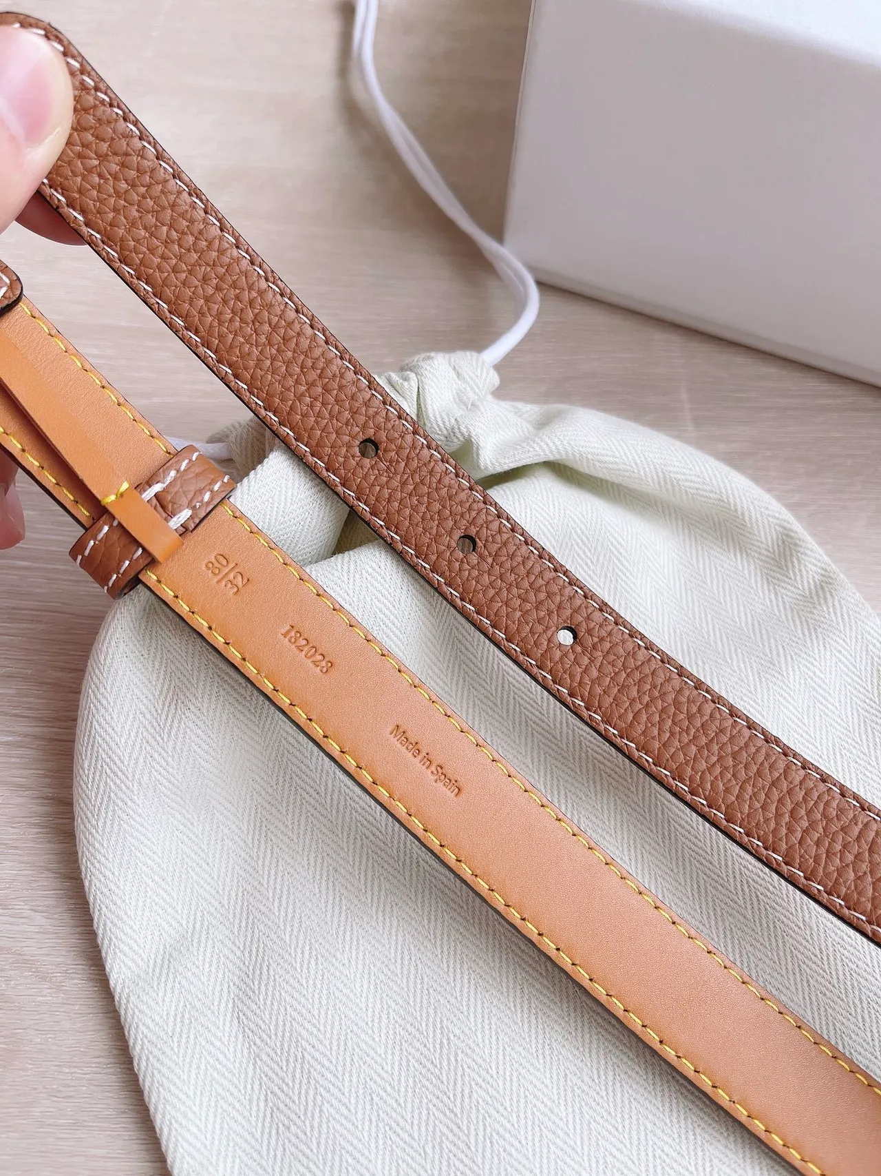 Loewe Anagram Cinto Marrom Laranja Pebbled Forro Contrastante Cinto de Couro 5