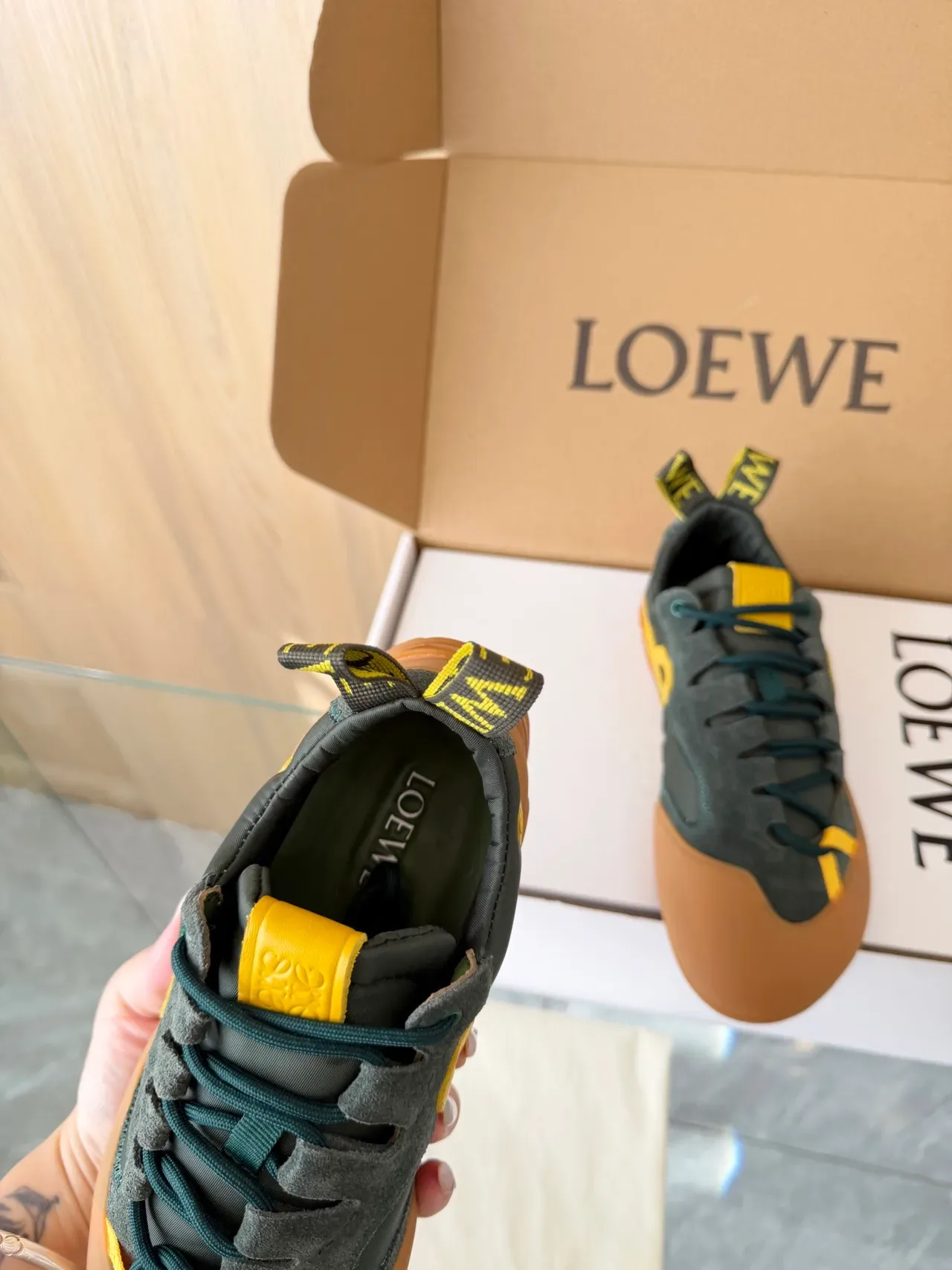Loewe Vert Jaune Low-Top Suède et Cuir Mélange Lifestyle Sneakers 3