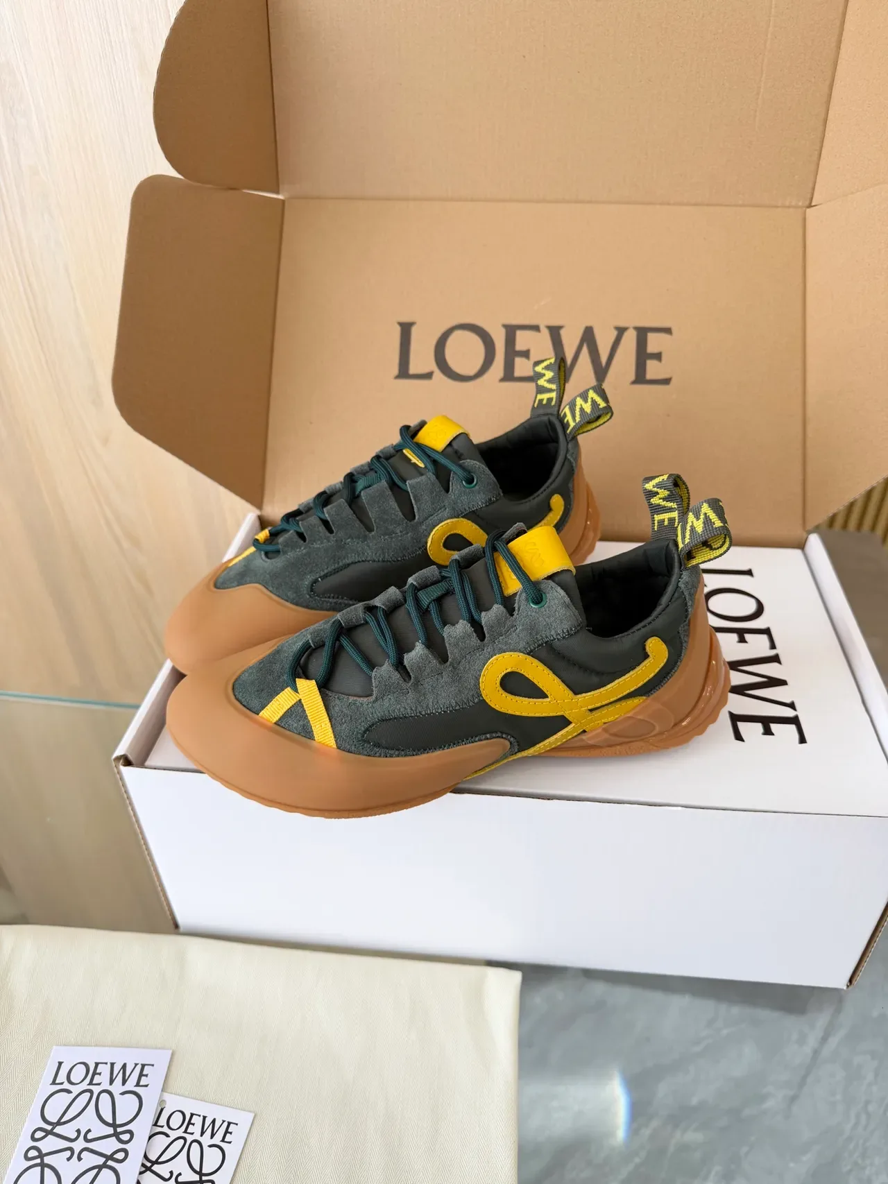 Loewe Vert Jaune Low-Top Suède et Cuir Mélange Lifestyle Sneakers 5
