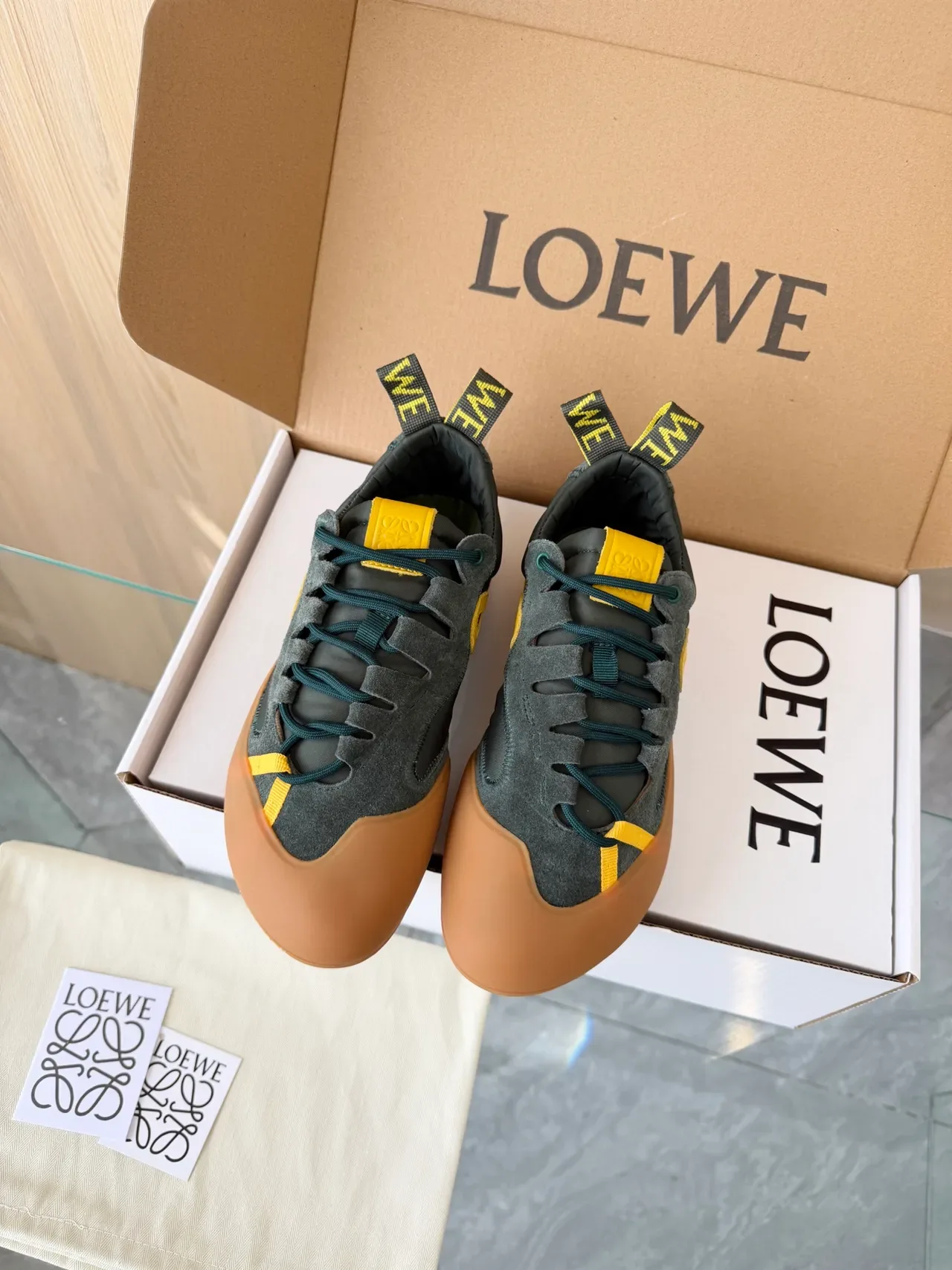 Loewe Vert Jaune Low-Top Suède et Cuir Mélange Lifestyle Sneakers 6