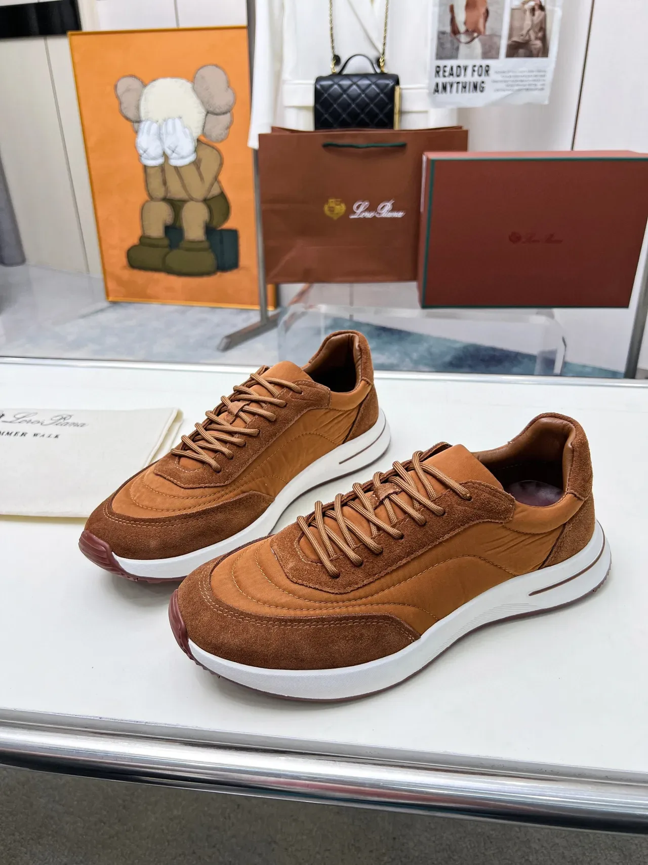 Loro Piana Sneakers Lifestyle Marron Blanc empiègne daim et textile construction panneaux empilés style de vie 4
