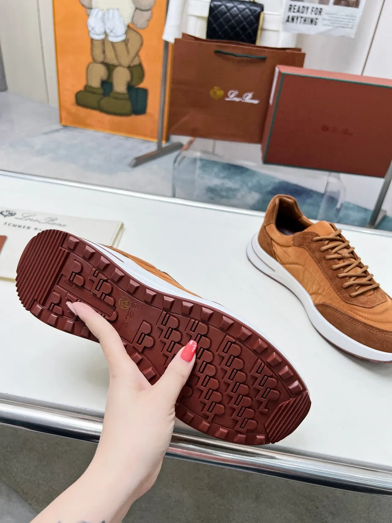 Loro Piana Sneakers Lifestyle Marron Blanc empiègne daim et textile construction panneaux empilés style de vie 8