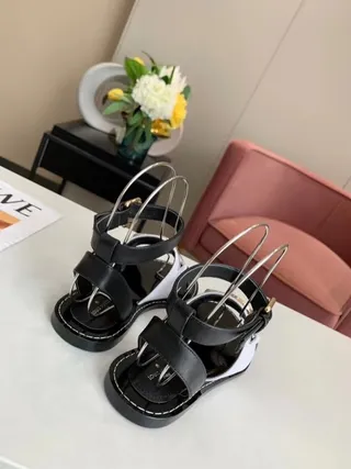 Louis Vuitton Archlight Black White Two-Tone Metal Rod Detailing Gladiator Sandals 5