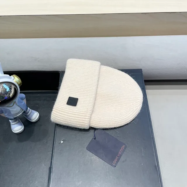 Louis Vuitton Beige Black Ribbed Knit Folded Cuff Beanie 3