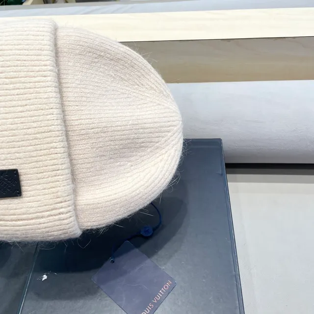 Louis Vuitton Beige Black Ribbed Knit Folded Cuff Beanie 9
