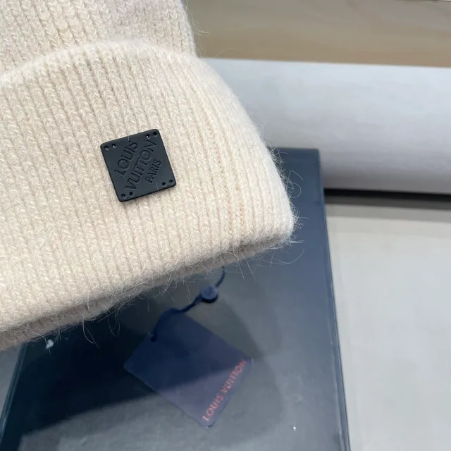 Louis Vuitton Beige Black Ribbed Knit Folded Cuff Beanie 6