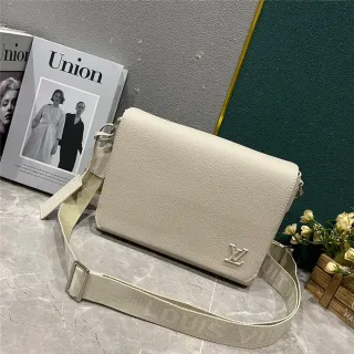 Louis Vuitton Beige White Textured Grain Leather Silver-Tone LV Logo Messenger Bag