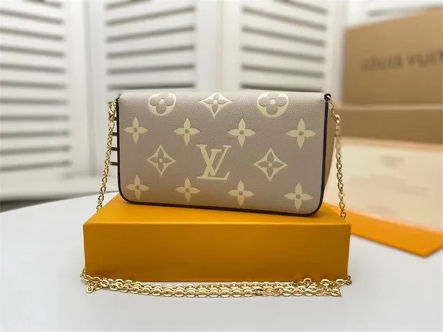 Louis Vuitton Black Gold Envelope Flap Monogram Print Chain Bag 9
