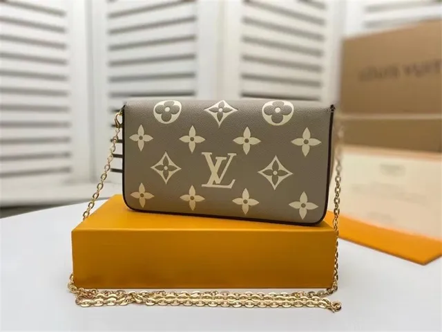 Louis Vuitton Black Gold Envelope Flap Monogram Print Chain Bag 18