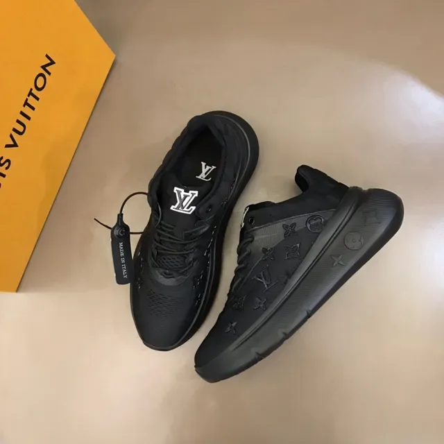 Louis Vuitton কালো মোনোগ্রাম-প্রিন্টেড মেশ আপার স্কাল্প্টেড রাবার সোল লাইফস্টাইল স্নিকার 8