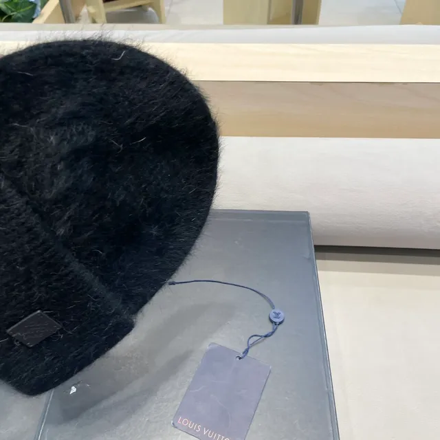 Louis Vuitton Black Ribbed Knit Folded Cuff Beanie 5