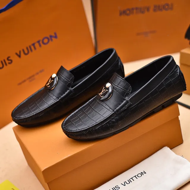 Louis Vuitton Black Silver Crocodile-Embossed Leather LV Monogram Medallion Loafer 7
