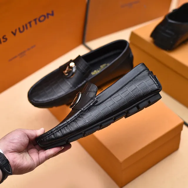 Louis Vuitton Black Silver Crocodile-Embossed Leather LV Monogram Medallion Loafer 8