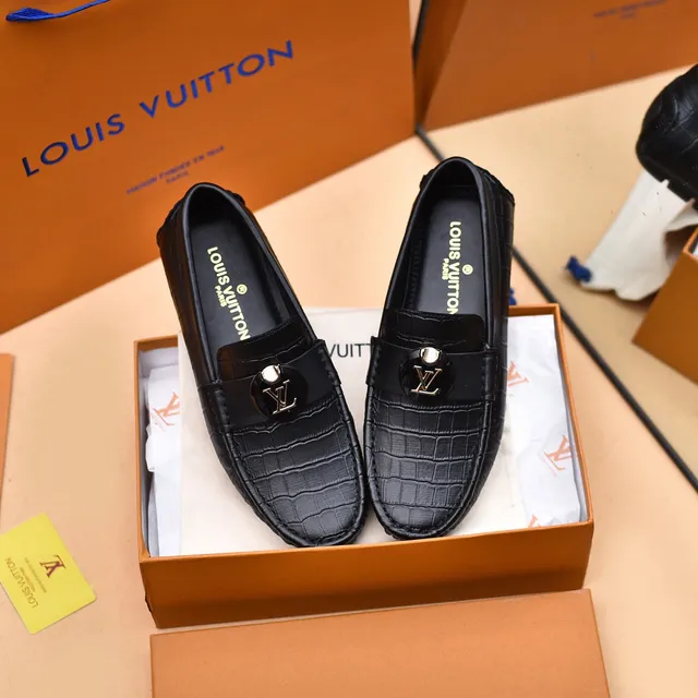 Louis Vuitton Black Silver Crocodile-Embossed Leather LV Monogram Medallion Loafer 9