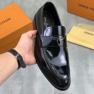 Louis Vuitton काली चांदी चमकदार पेटेंट चमड़ा विंग मेटल लॉगो प्लेक लोअफर