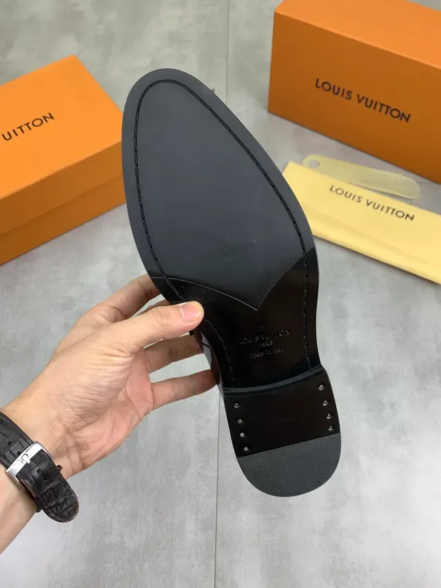 Louis Vuitton Black Silver Glossy Patent Leather Winged Metal Logo Plaque Loafer 2
