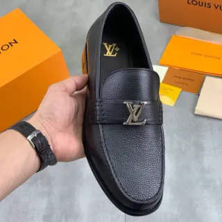 Louis Vuitton 黑色银色磨砂皮 LV 印花扣 乐福鞋