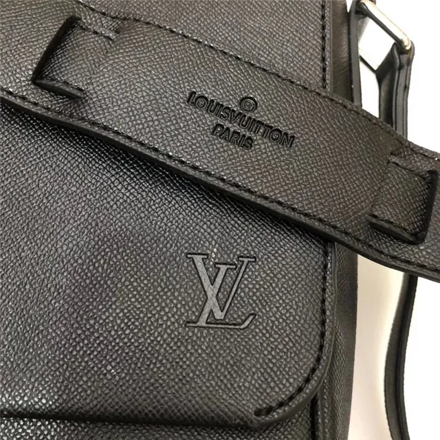 Louis Vuitton Black Structured Rectangular Silhouette Smooth Textured Leather Messenger Bag 6