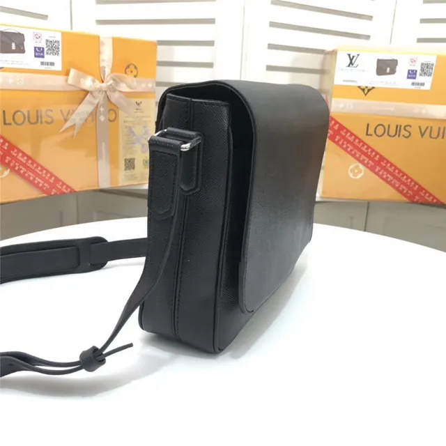 Louis Vuitton Black Structured Rectangular Silhouette Smooth Textured Leather Messenger Bag 9