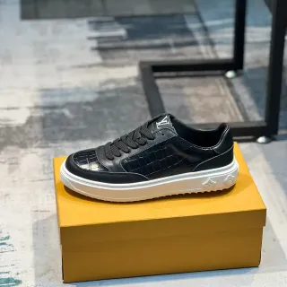 Louis Vuitton Sneakers Lifestyle de Couro Preto e Branco com Relevo de Crocodilo Sola de Plataforma
