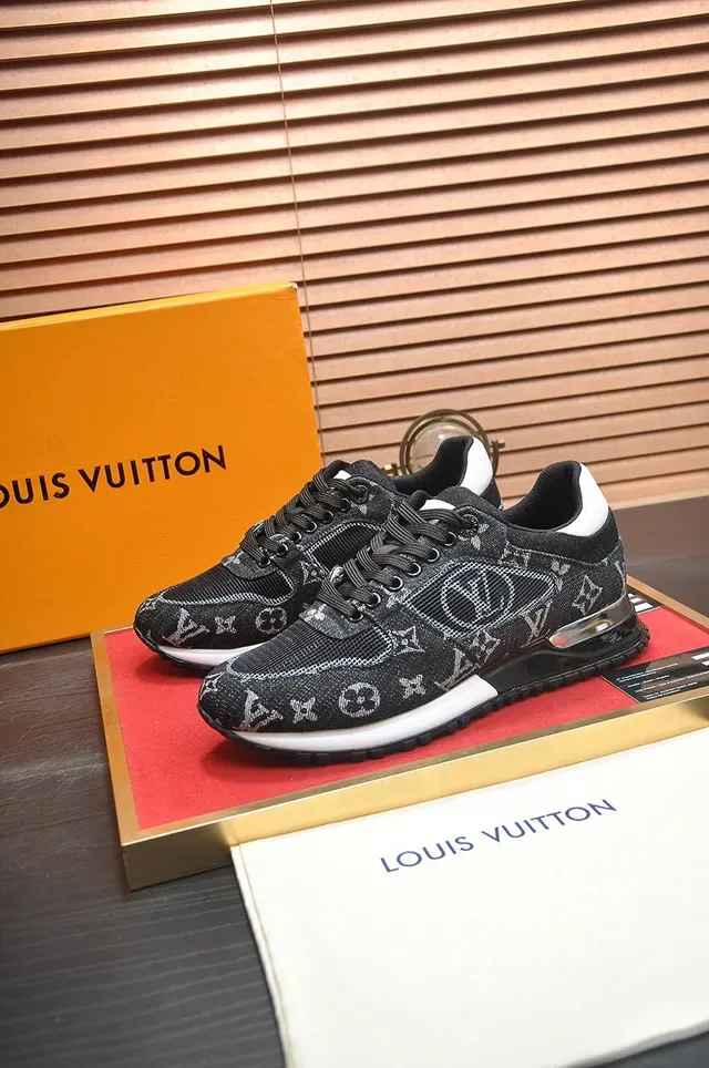 Louis Vuitton Noir Blanc Monogramme Maille Supérieure Contrefort Transparente Baskets Lifestyle 4