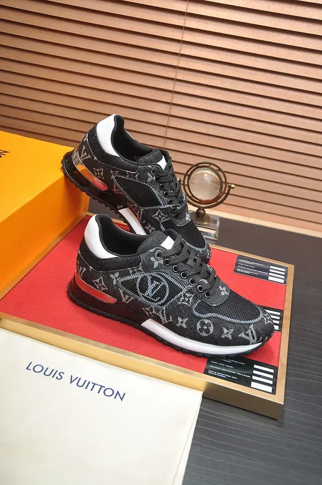 Louis Vuitton Noir Blanc Monogramme Maille Supérieure Contrefort Transparente Baskets Lifestyle 6