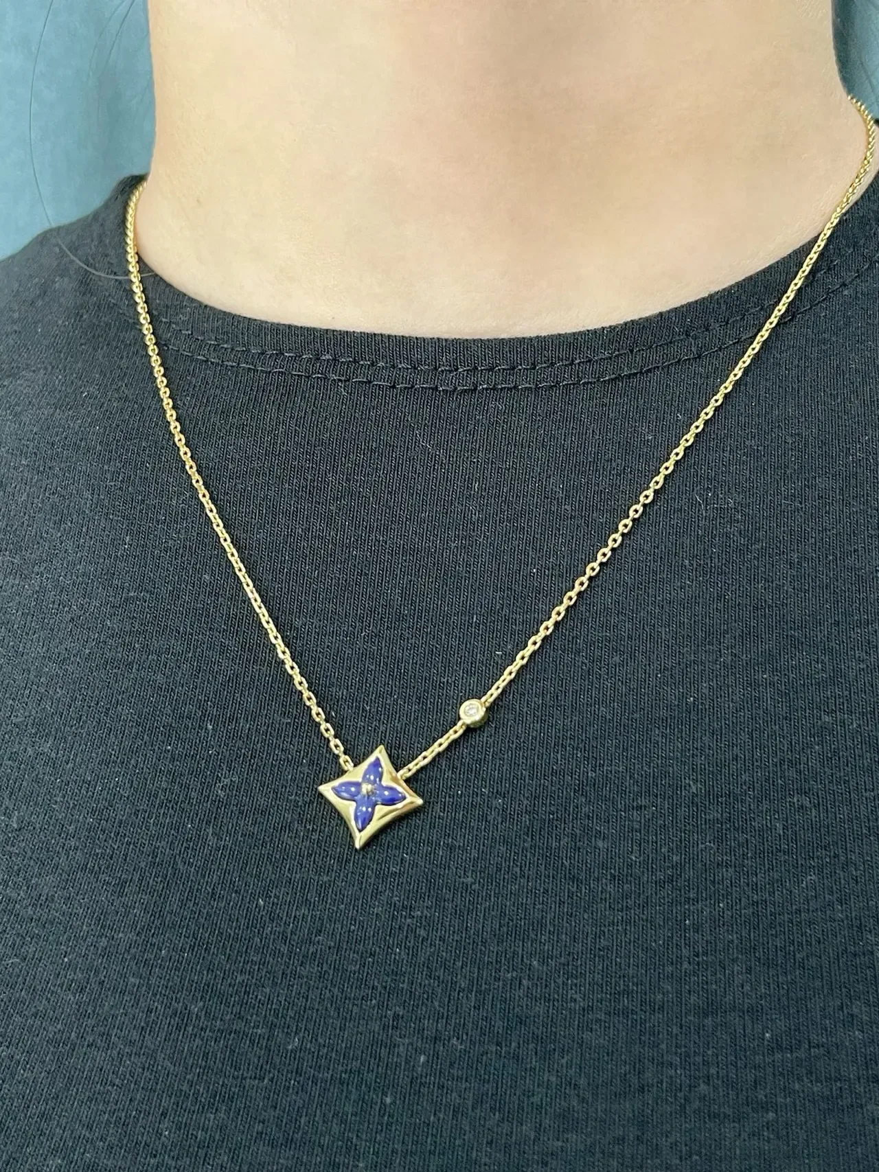 Louis Vuitton Blue Gold Quatrefoil Pendant Enamel Necklace 8