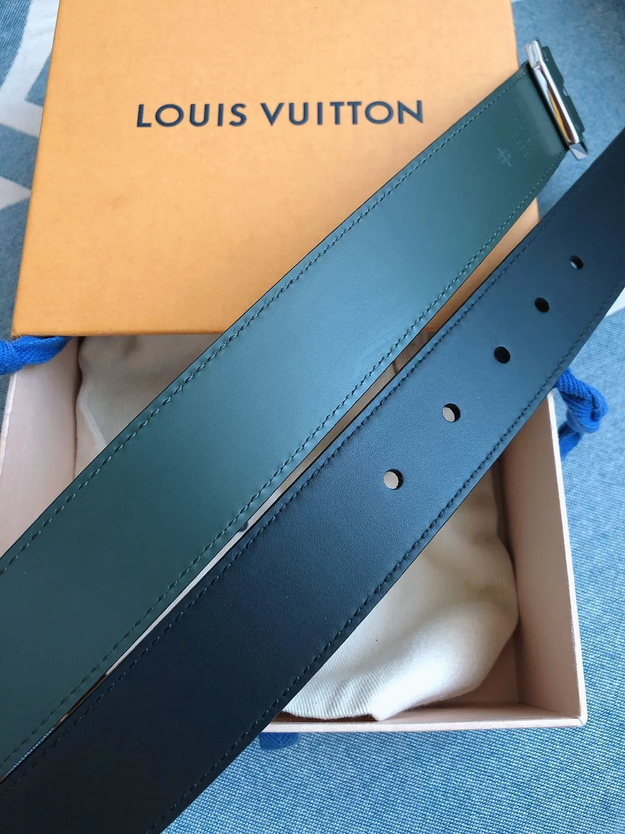 Louis Vuitton Boucle Hexagonale Vert Argent Boucle Métallique Polie Hexagonale Cuir Lisse 4