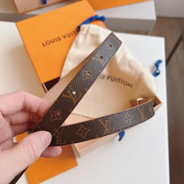Louis Vuitton Ceinture en cuir marron beige avec toile monogramme et boucle ornée de cristaux 6