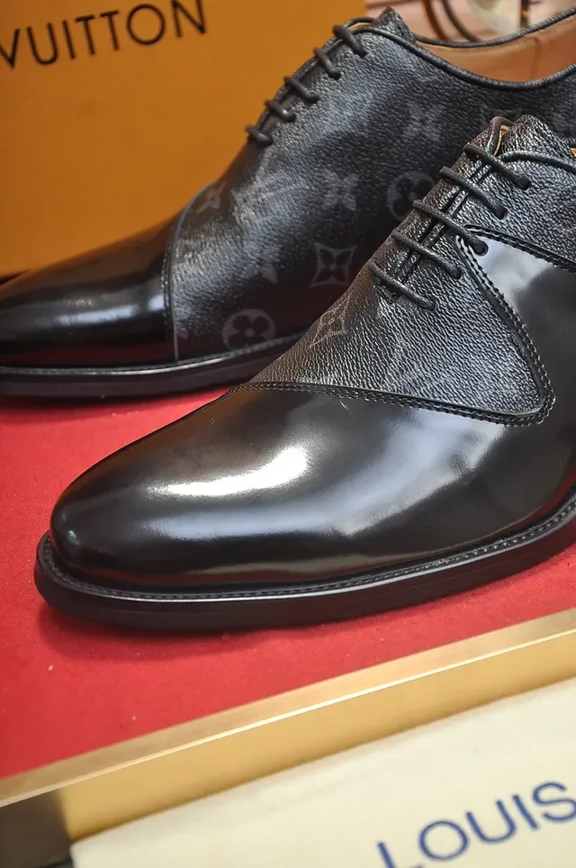 Louis Vuitton Zapatos Oxford Negro Monograma Punta de Charol 2