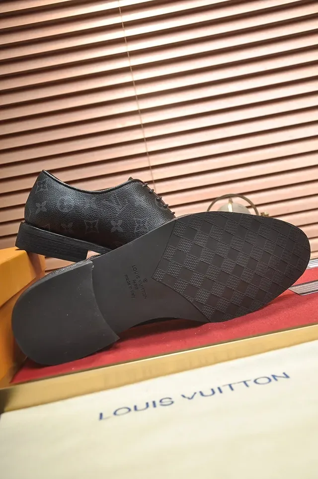 Louis Vuitton Zapatos Oxford Negro Monograma Punta de Charol 3