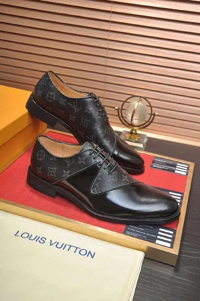 Louis Vuitton Zapatos Oxford Negro Monograma Punta de Charol 4