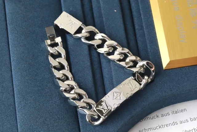 Louis Vuitton Chain Reaction Multicolor Gold Silver Black Blue Rose Gold Bracelets 3