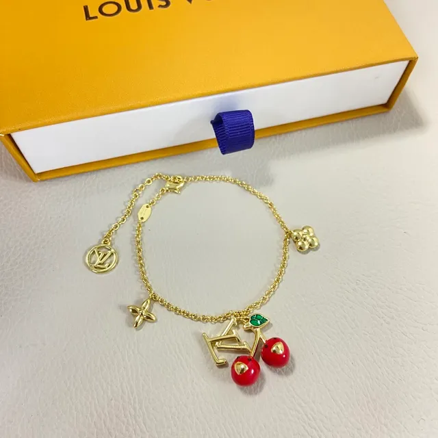 Bracelet Louis Vuitton Charme Cerise Émail Doré 3
