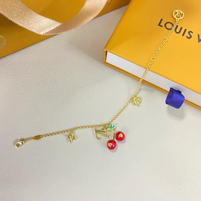 Bracelet Louis Vuitton Charme Cerise Émail Doré 4