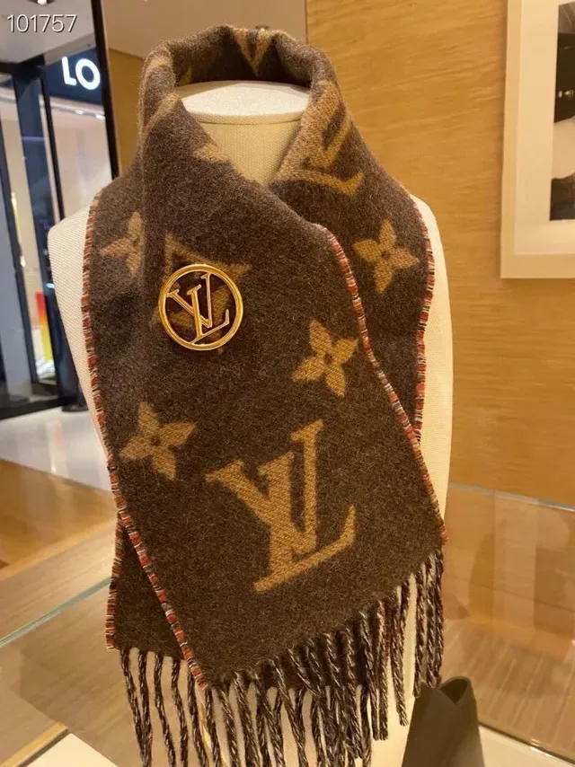 Louis Vuitton Broche Circular LV Monograma Dorado 3