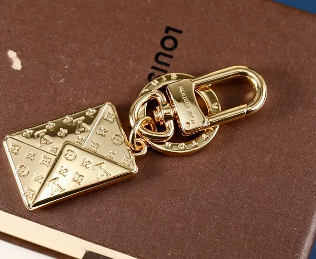 Louis Vuitton Envelope Gold Monogram-Engraved Bracelet 7