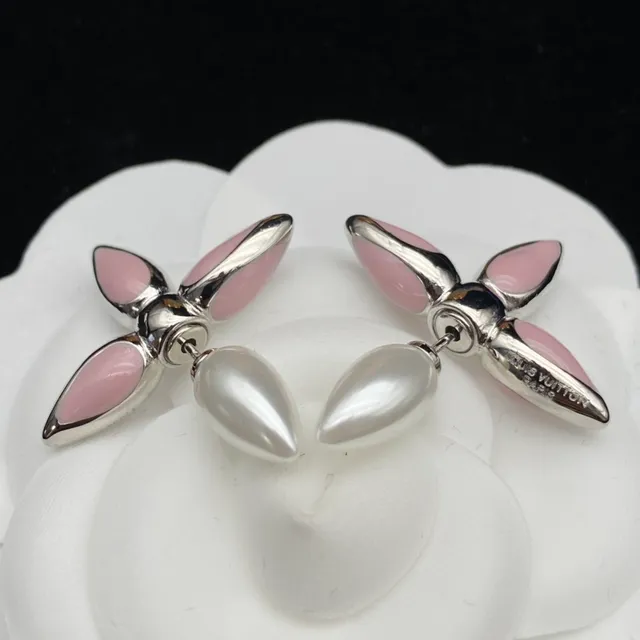 Louis Vuitton Floral Motif Pink Enamel and Pearl-Effect Earrings 4