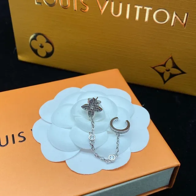 Louis Vuitton Floral Motif Rose Gold Pavé Chain Earrings 8
