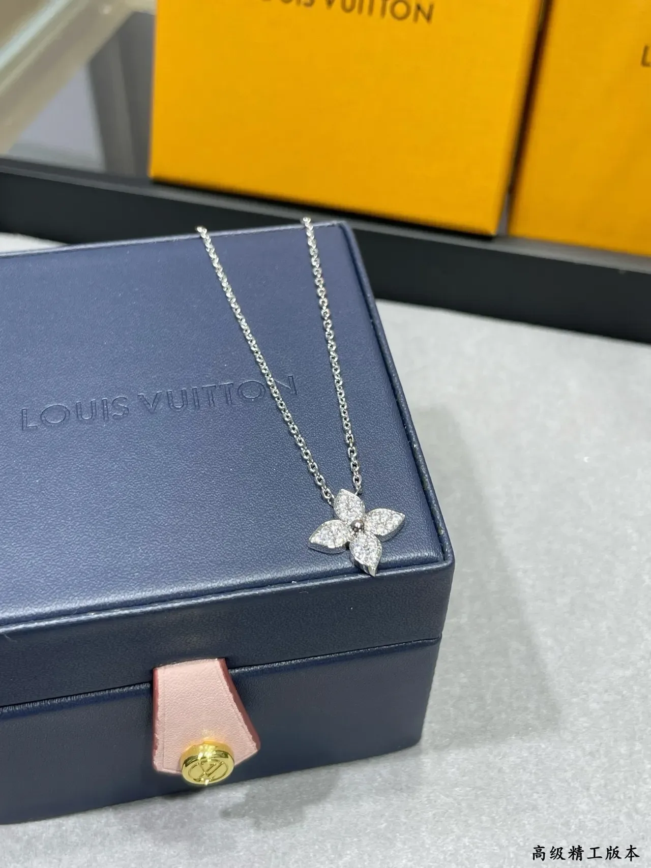 Louis Vuitton Floral Pendant Silver Gold Four-Petal Flower Pavé-Set Crystals Necklace 6