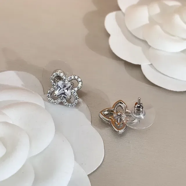 Louis Vuitton Floral Quatrefoil Crystal Stud Earrings 4