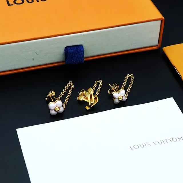 Louis Vuitton Flower Motif Gold-Tone Chain Earrings 8