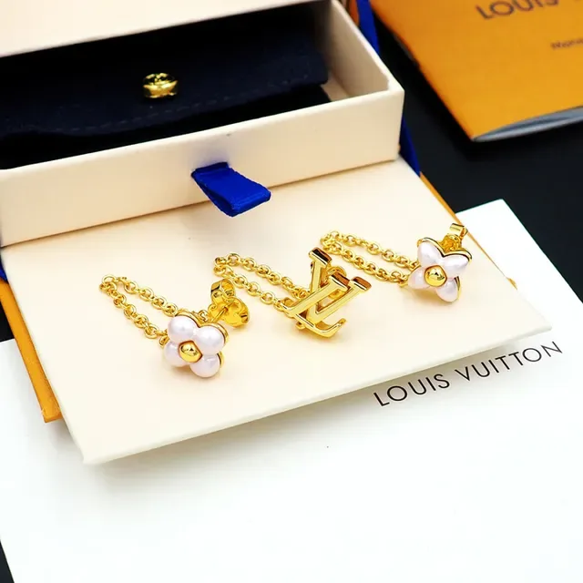 Louis Vuitton Flower Motif Gold-Tone Chain Earrings 10