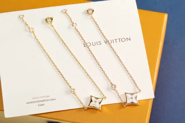 Louis Vuitton Flower Motif Gold-Tone Mother-of-Pearl Bracelet 3