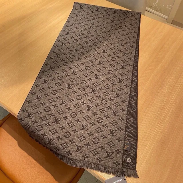 Louis Vuitton Écharpe Gris Noir Monogramme Jacquard Tonal Cachemire Foncé 6