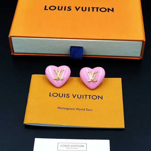 Louis Vuitton boucles d'oreilles en forme de cœur en émail rose brillant et ton doré avec monogramme LV Monogram 5