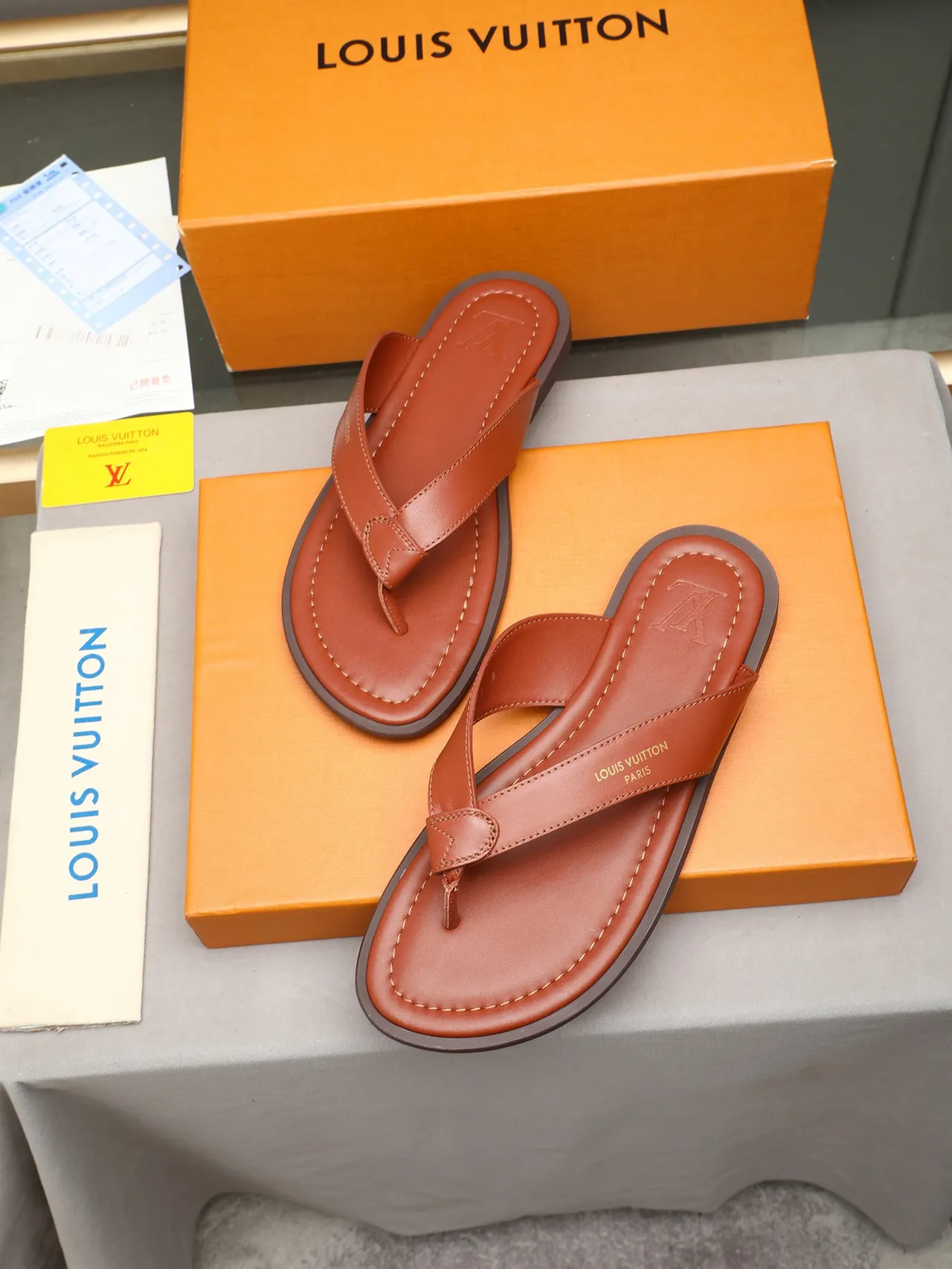Louis Vuitton Leather Thong Flip-Flop Slippers 3