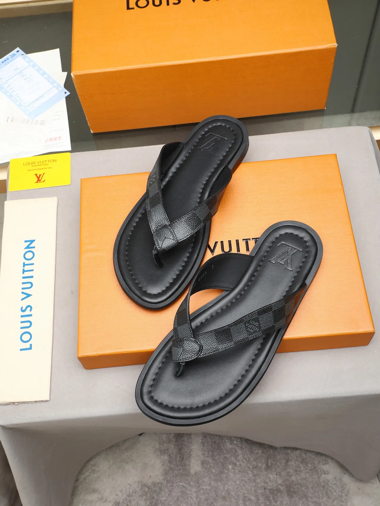 Louis Vuitton Leather Thong Flip-Flop Slippers 6