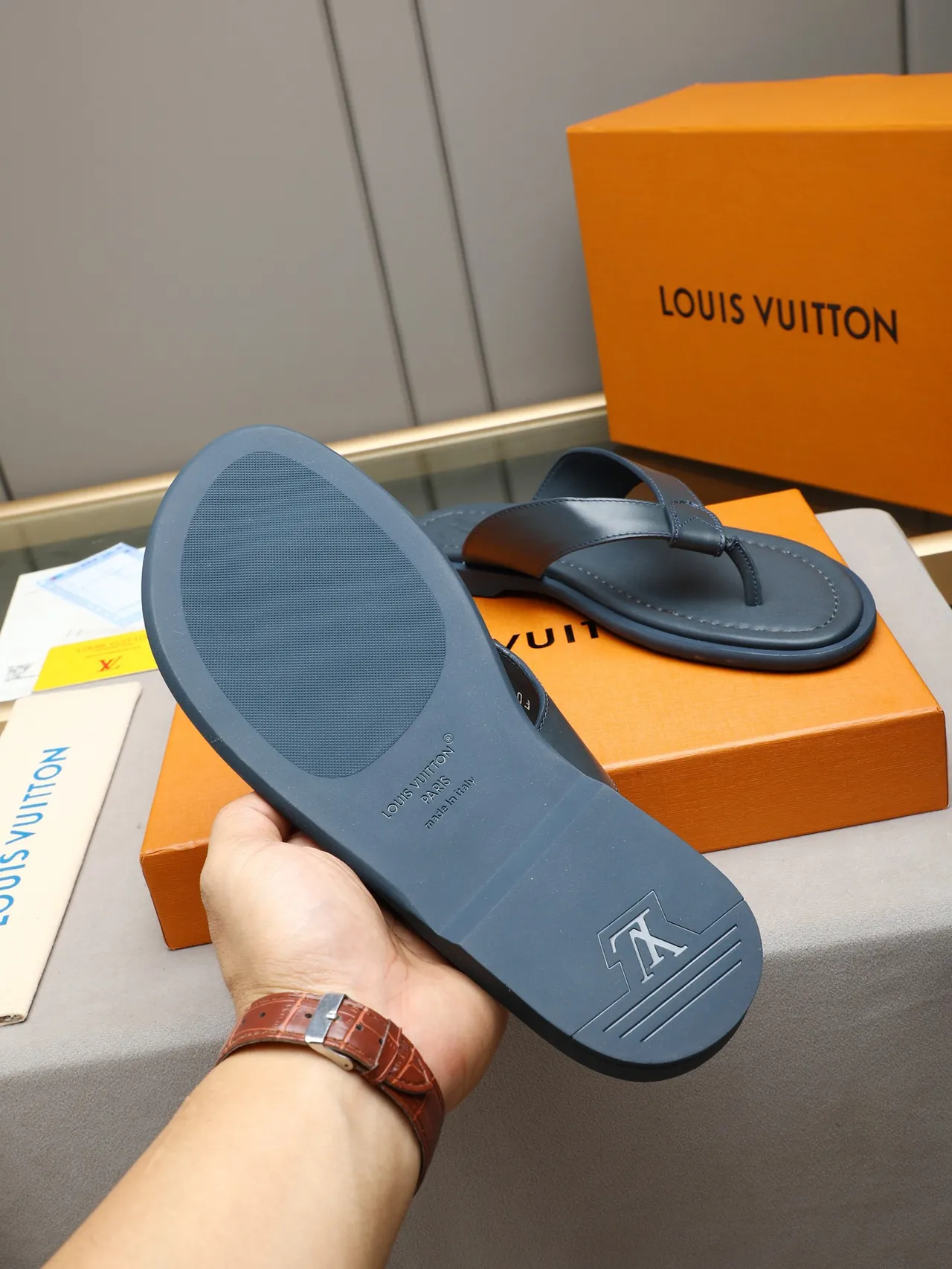 Louis Vuitton Leather Thong Flip-Flop Slippers 9